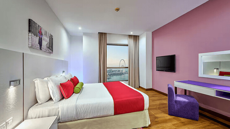 Deluxe Room King Bed 